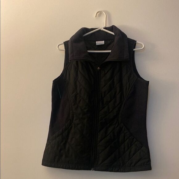 ColumbiaWomen's Black Quilted Vest - Picture 1 of 5